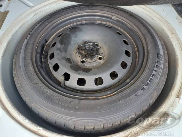 2015 VOLKSWAGEN VOYAGE 