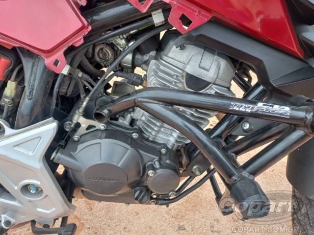 2025 HONDA CB 300F 