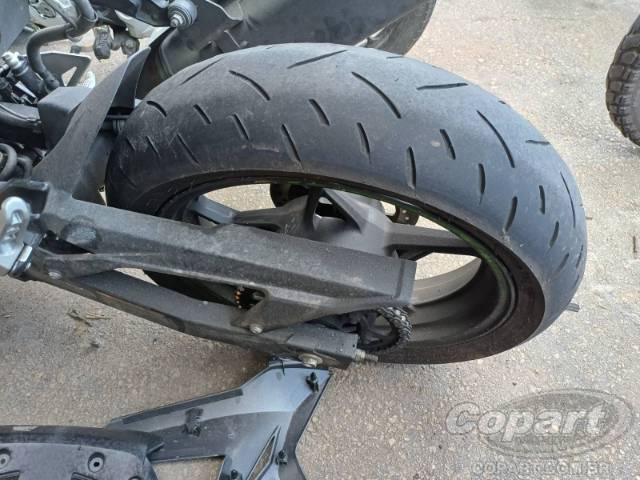 2025 KAWASAKI NINJA 500 