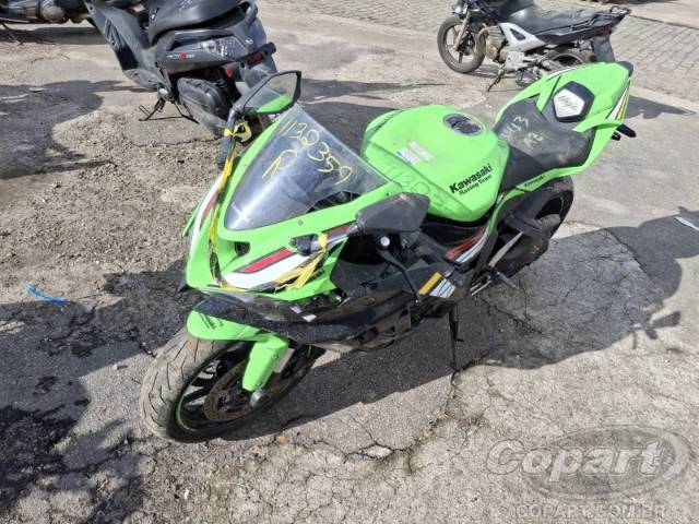 2025 KAWASAKI NINJA ZX-6R 