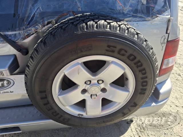 2005 MITSUBISHI PAJERO TR4 