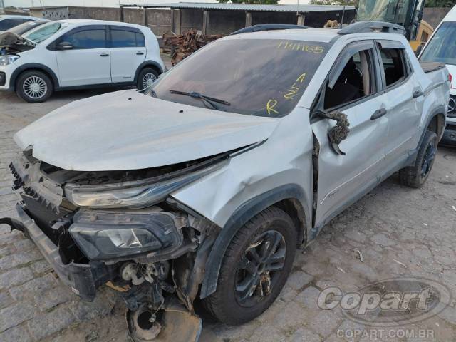 2017 FIAT TORO 