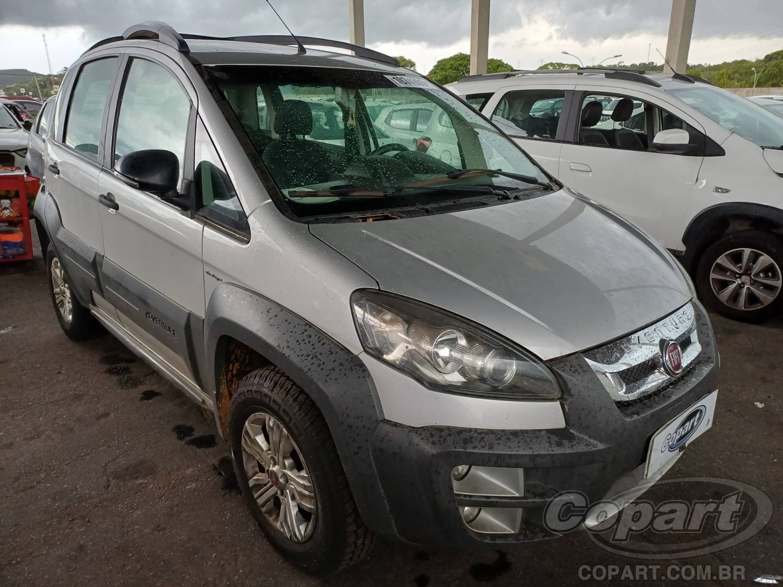 Veículo Fiat Idea Fiat Idea Adventure 1.8 16V E.torQ 2015 2015 em leilão