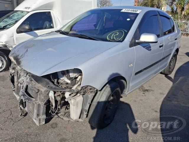 2009 VOLKSWAGEN POLO SEDAN 