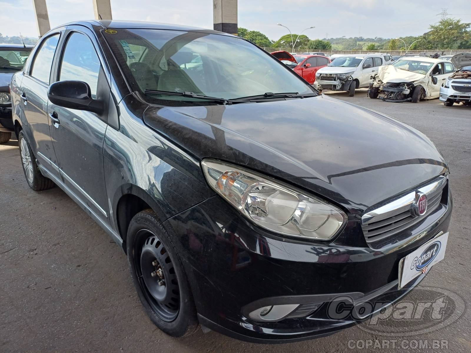 Veículo Fiat Grand Siena Fiat Grand Siena Essence 1.6 16V 2014 Colisão Média Monta 2014 em leilão