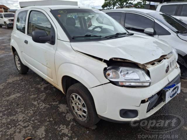 2015 FIAT UNO 