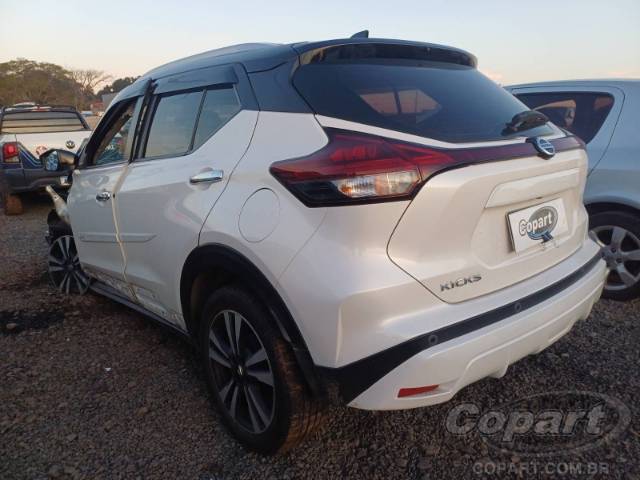 2022 NISSAN KICKS 