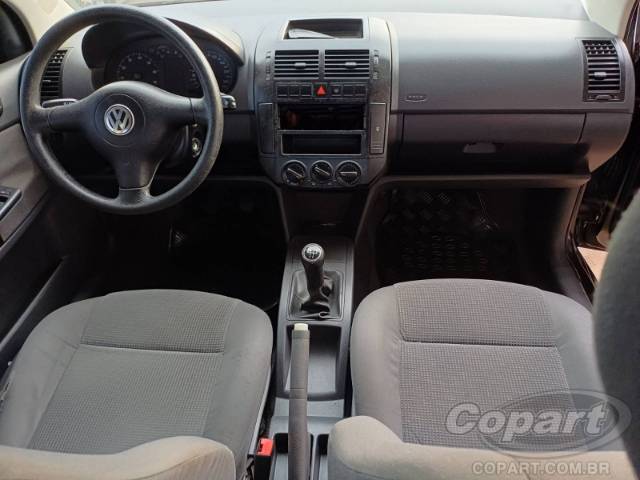 2005 VOLKSWAGEN POLO SEDAN 