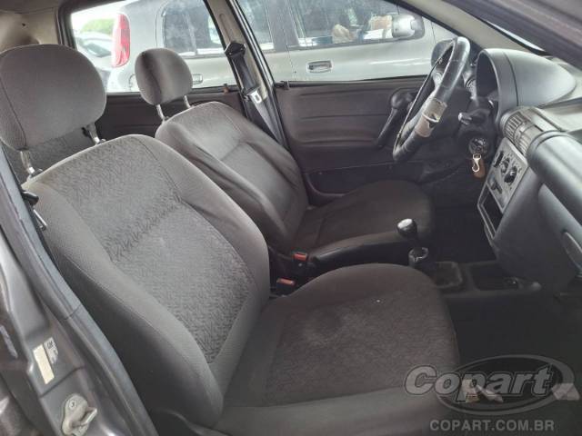 2004 CHEVROLET CORSA SEDAN 