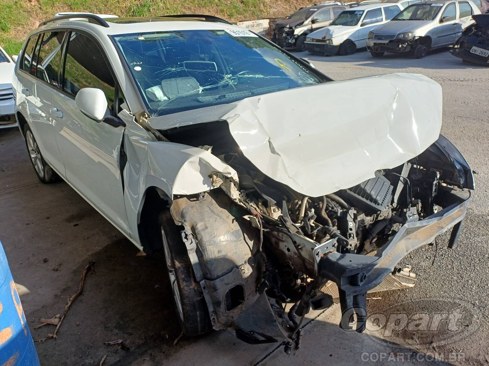 Veículo VW - VolksWagen Golf Volkswagen Golf Variant Comfortline DSG 1.4 16V TSI Turbo 2015 Colisão Média Monta 2015 em leilão