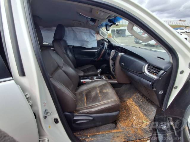 2017 TOYOTA HILUX SW4 