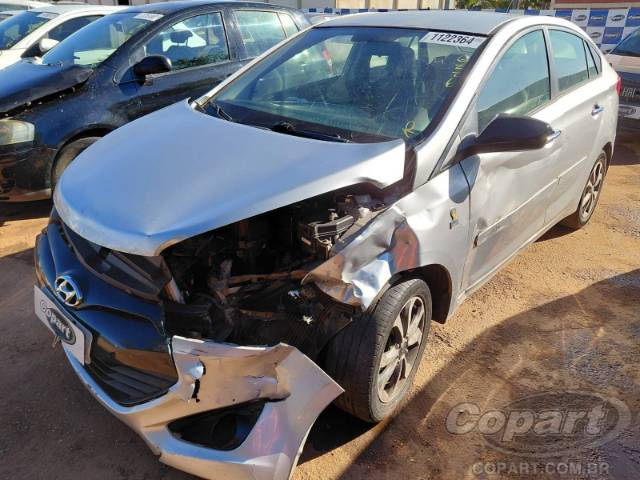 2015 HYUNDAI HB20S 