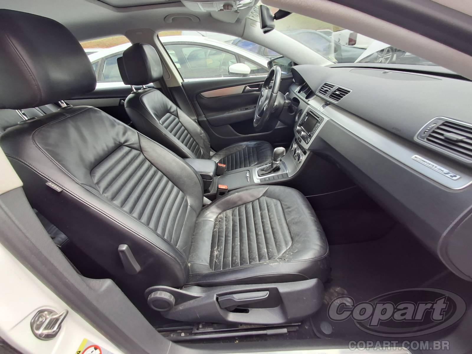 2014 VOLKSWAGEN PASSAT — foto 5 de 11