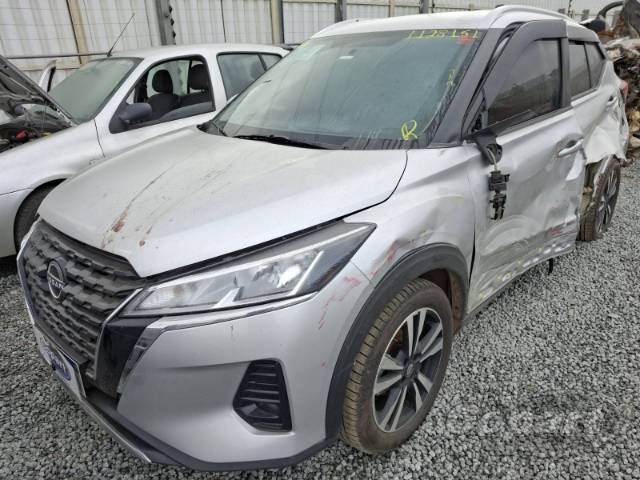 2025 NISSAN Kicks Play 