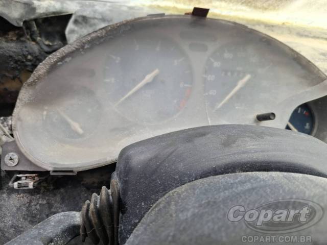 2004 CHEVROLET CORSA SEDAN 