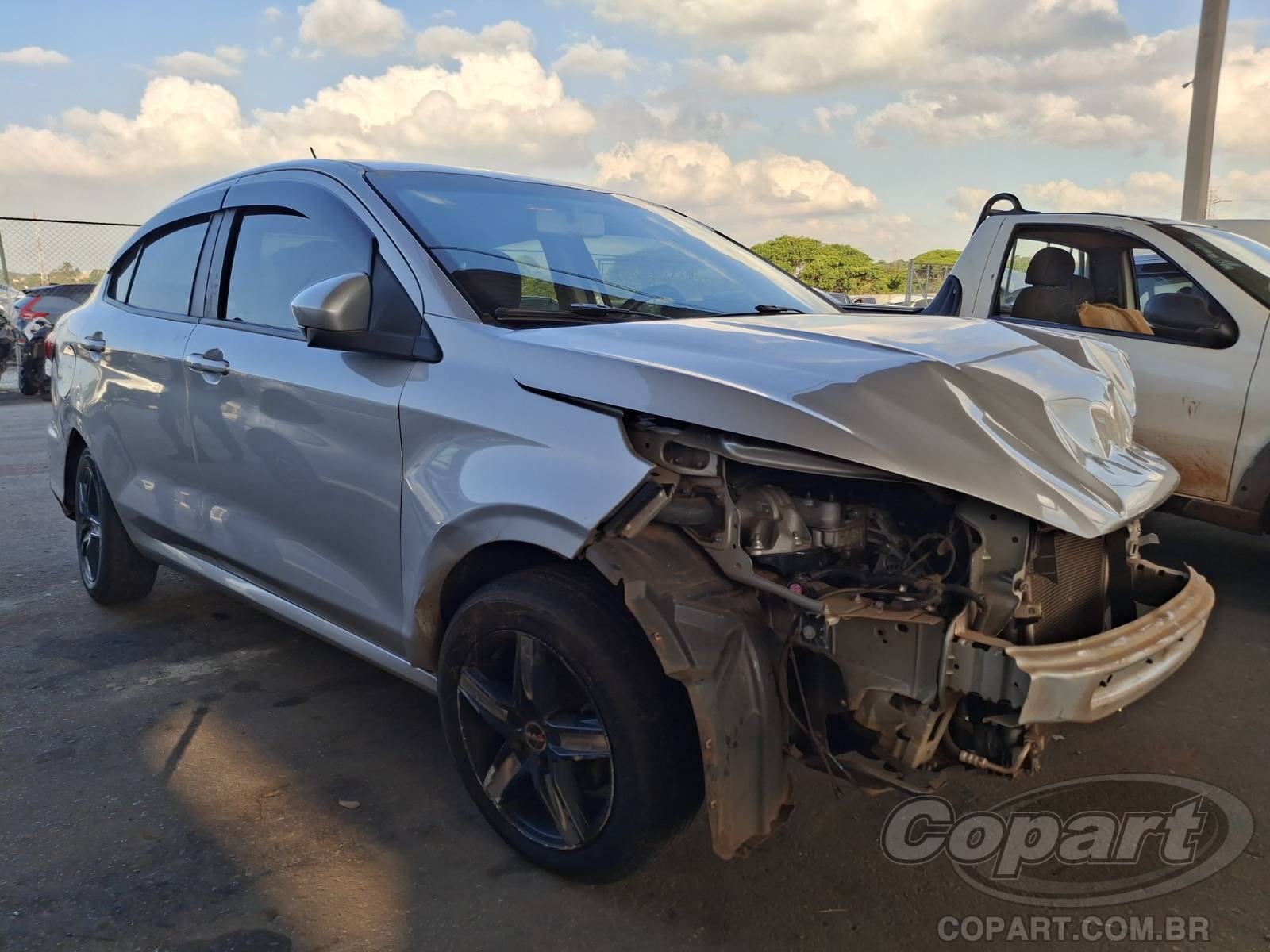 Veículo Fiat Cronos Fiat Cronos 1.3 Firefly 2019 Colisão Média Monta 2019 em leilão