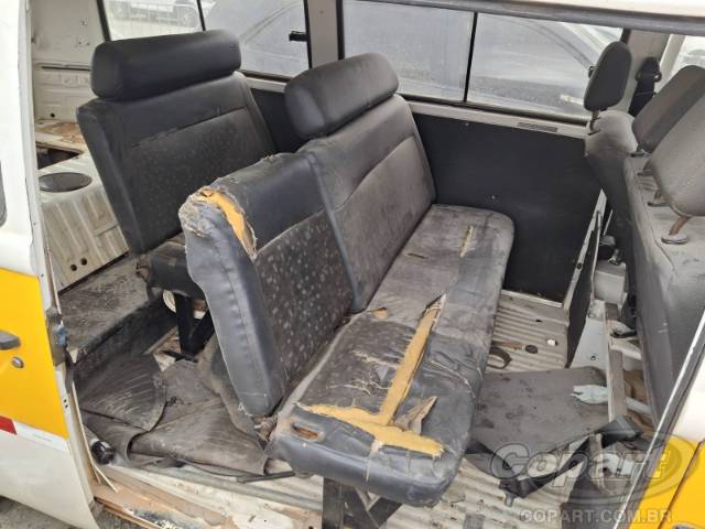 2011 VOLKSWAGEN KOMBI 