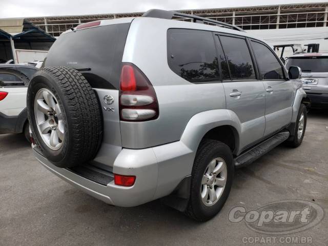 2006 TOYOTA LAND CRUISER 