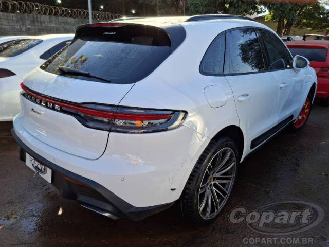2024 PORSCHE MACAN 