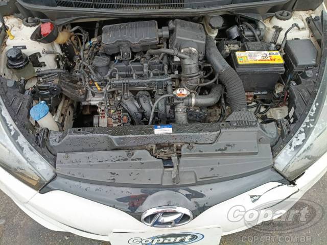 2015 HYUNDAI HB20 