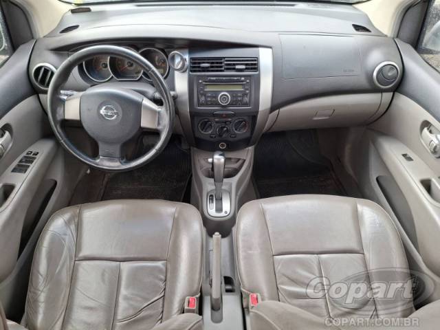 2011 NISSAN LIVINA 