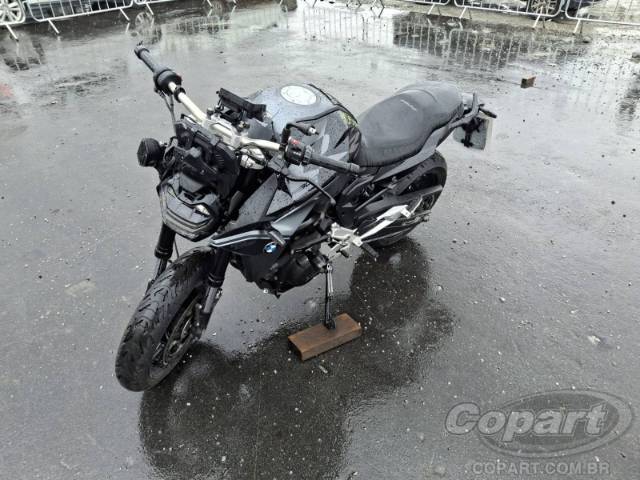 2025 BMW F 900 