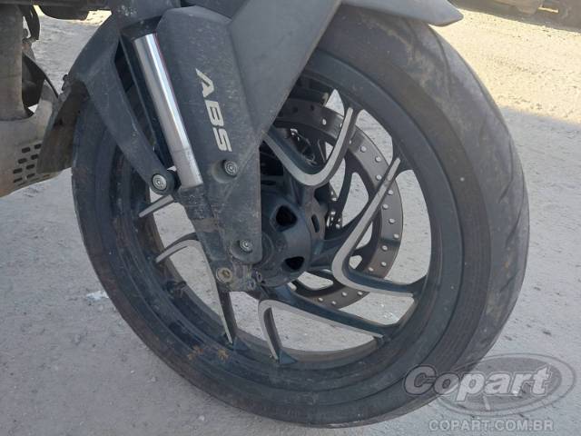 2025 BAJAJ DOMINAR 