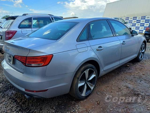 2018 AUDI A4 