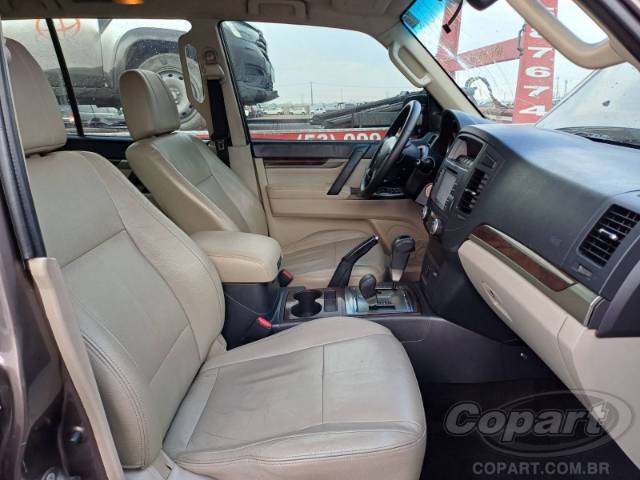 2014 MITSUBISHI PAJERO FULL 