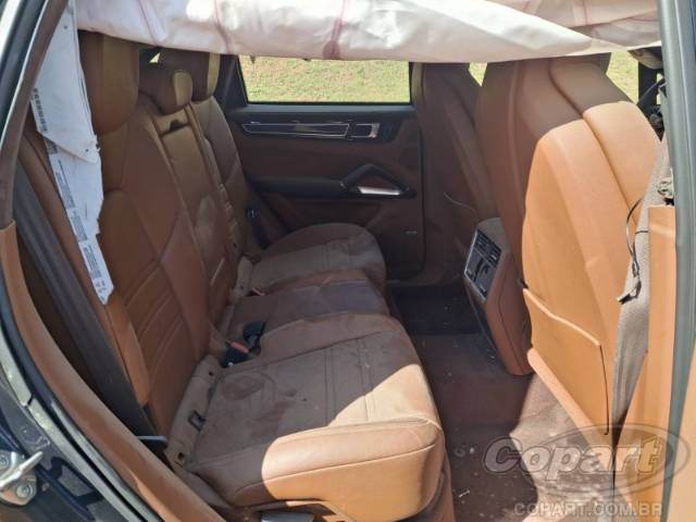2019 PORSCHE CAYENNE 