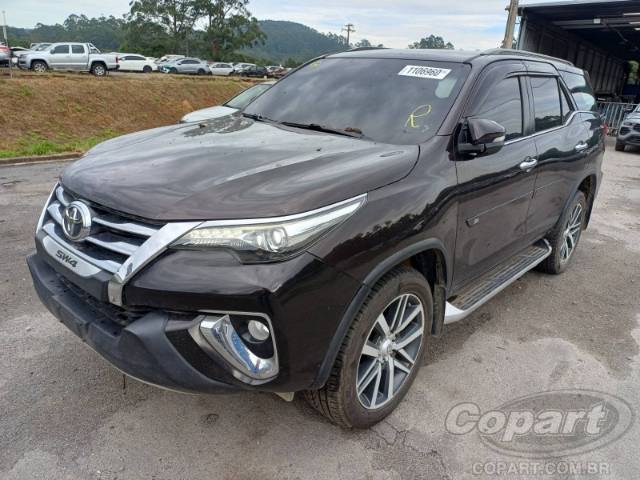 2017 TOYOTA HILUX SW4 