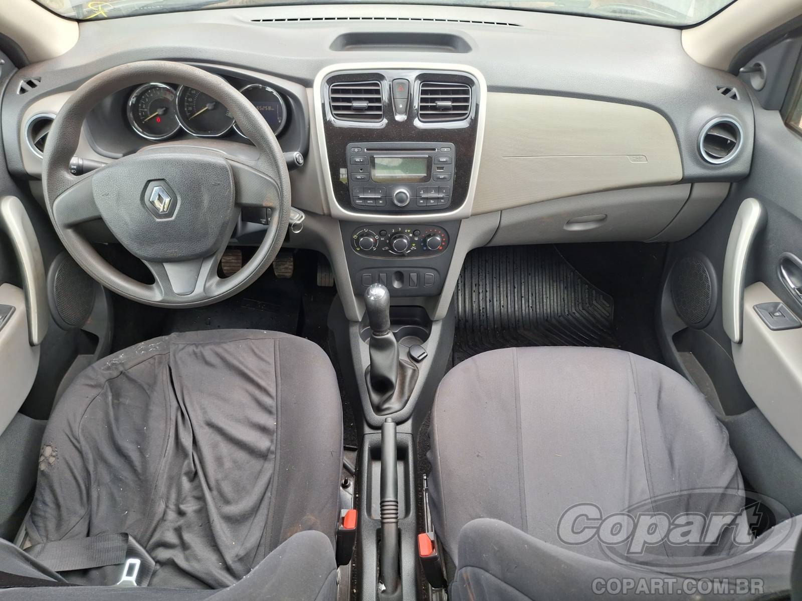 Foto 9 de 10: 2014 RENAULT LOGAN