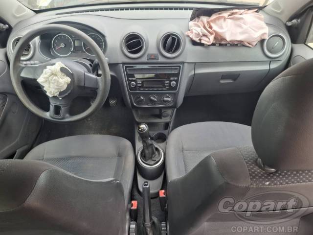 2015 VOLKSWAGEN VOYAGE 