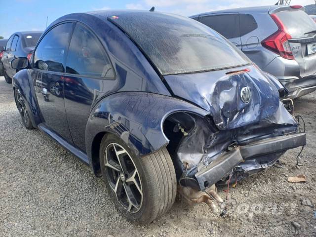 2009 VOLKSWAGEN NEW BEETLE 