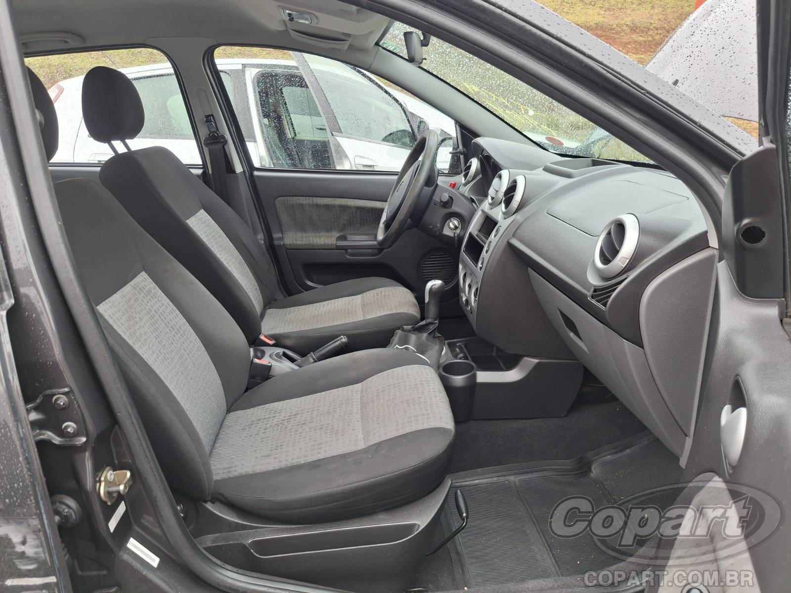 2011 FORD FIESTA SEDAN — foto 5 de 12