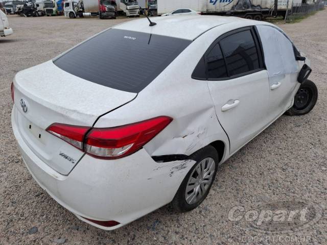 2025 TOYOTA YARIS SEDA 