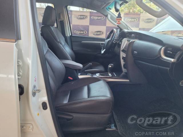 2016 TOYOTA HILUX SW4 