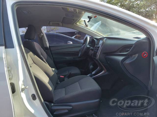2023 TOYOTA YARIS SEDA 