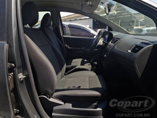 2013 VOLKSWAGEN FOX 