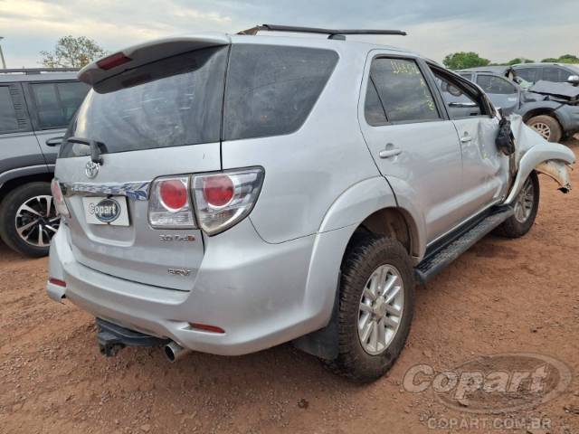 2015 TOYOTA HILUX SW4 