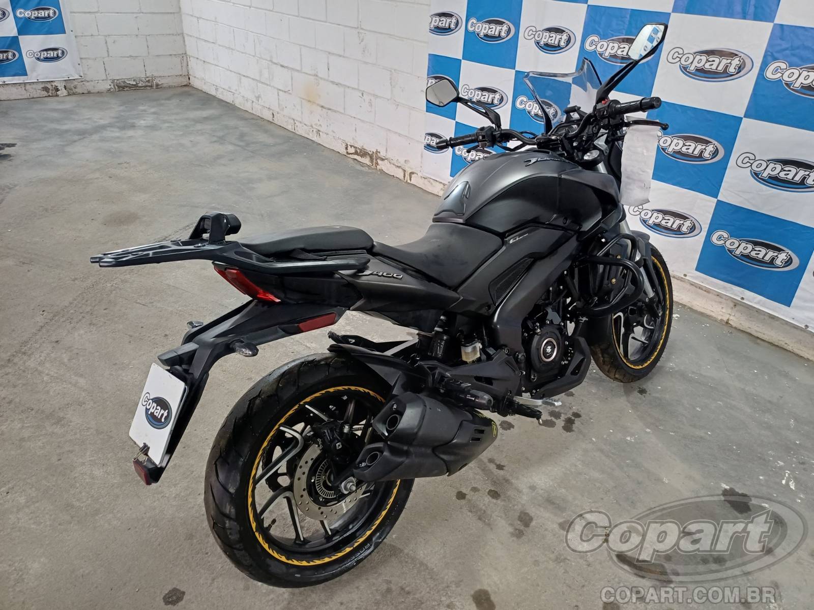 2025 BAJAJ DOMINAR — foto 4 de 10