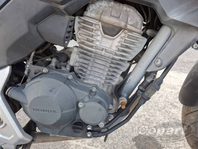 2025 HONDA CB 300F 