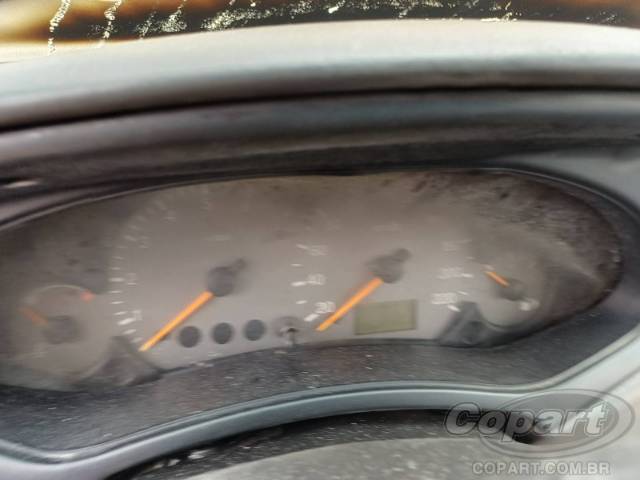 2004 FORD FOCUS 