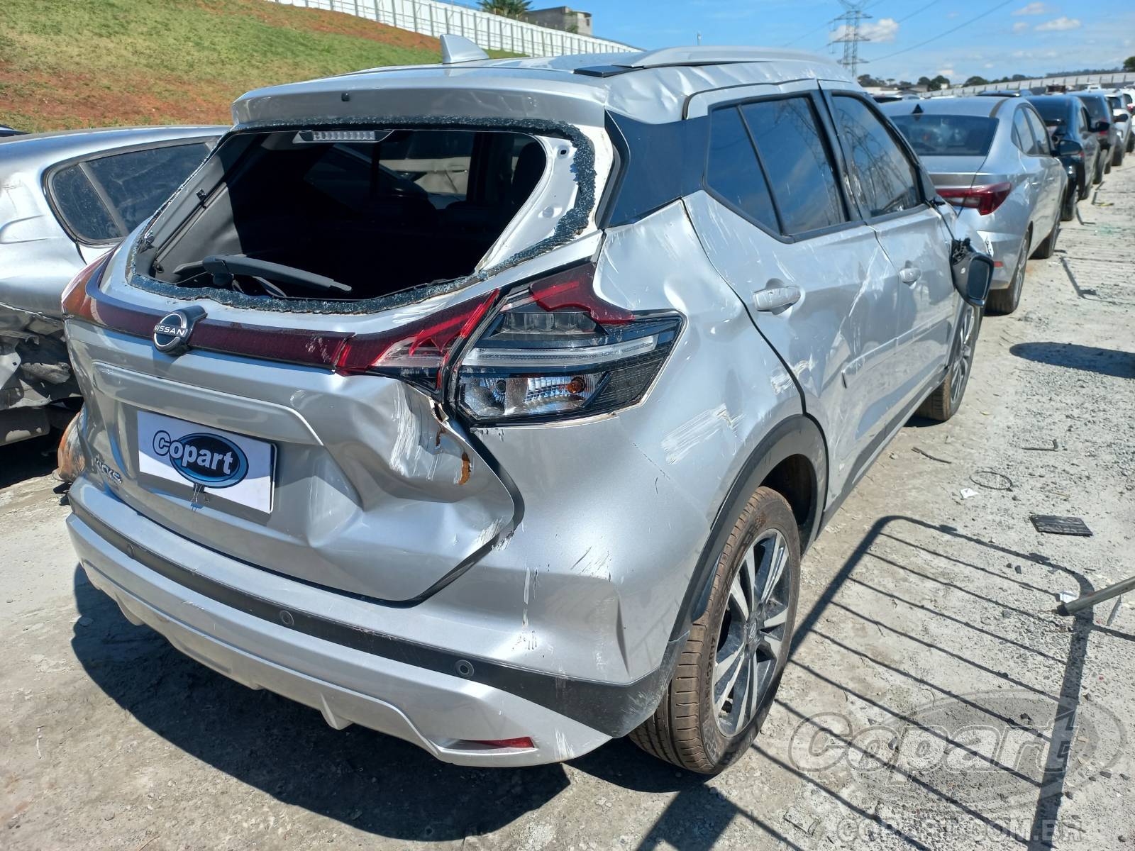 Foto 4: 2023 NISSAN KICKS