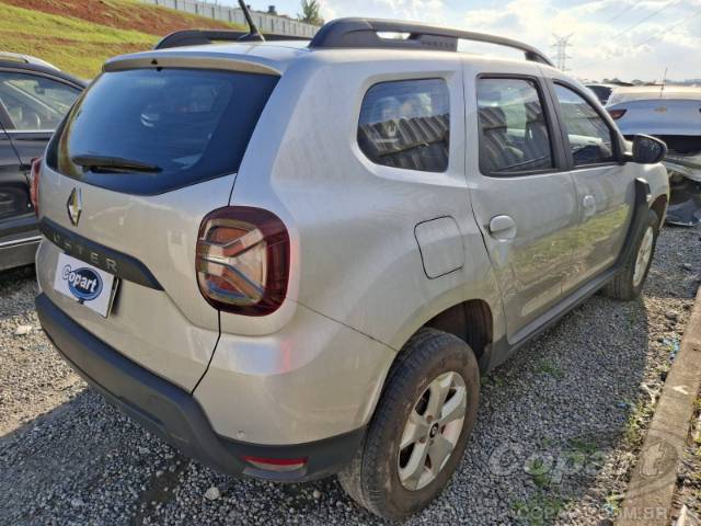 2025 RENAULT DUSTER 