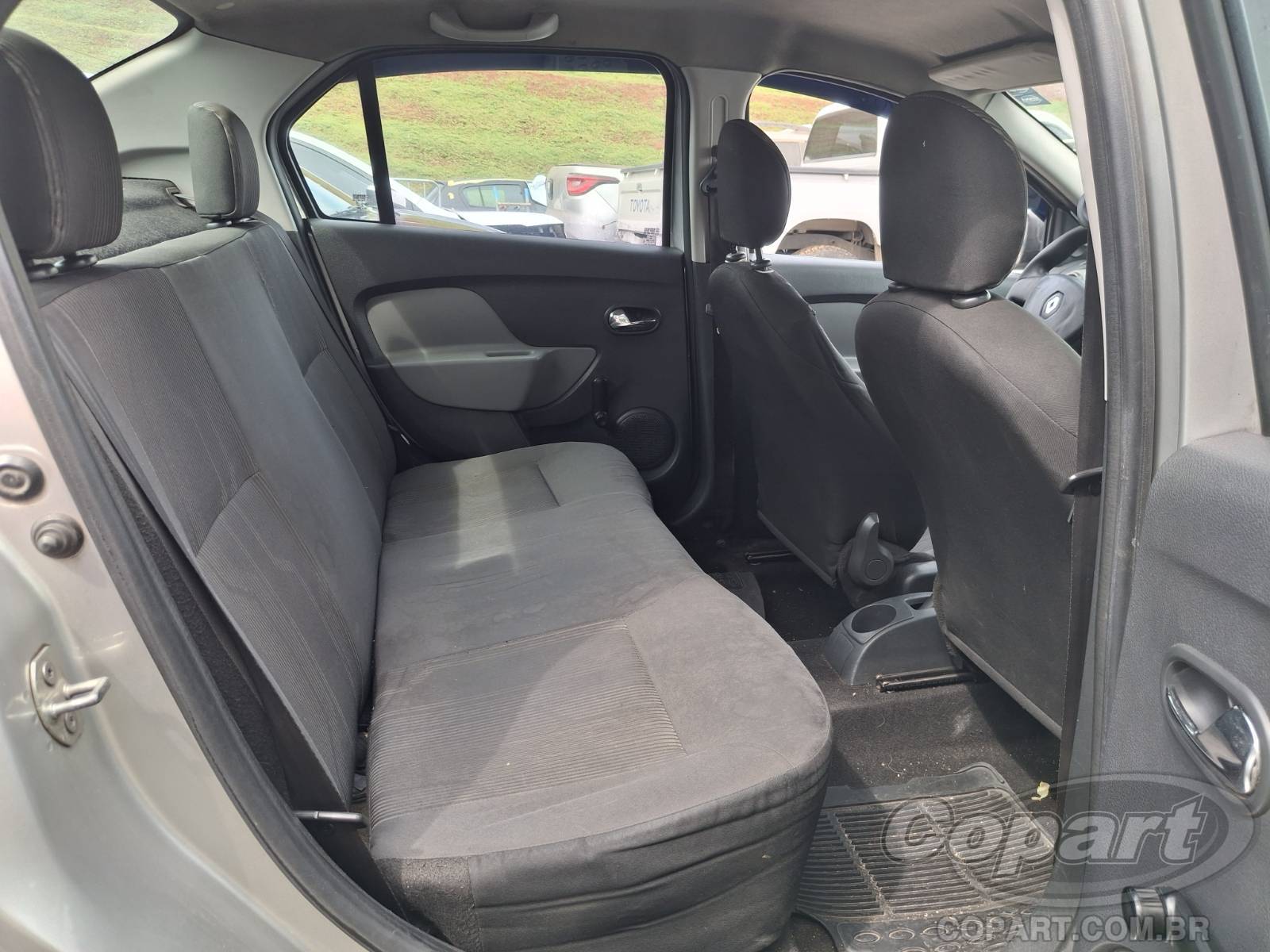 Foto 6 de 13: 2016 RENAULT LOGAN