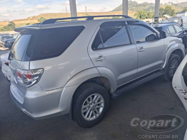 2013 TOYOTA HILUX SW4 