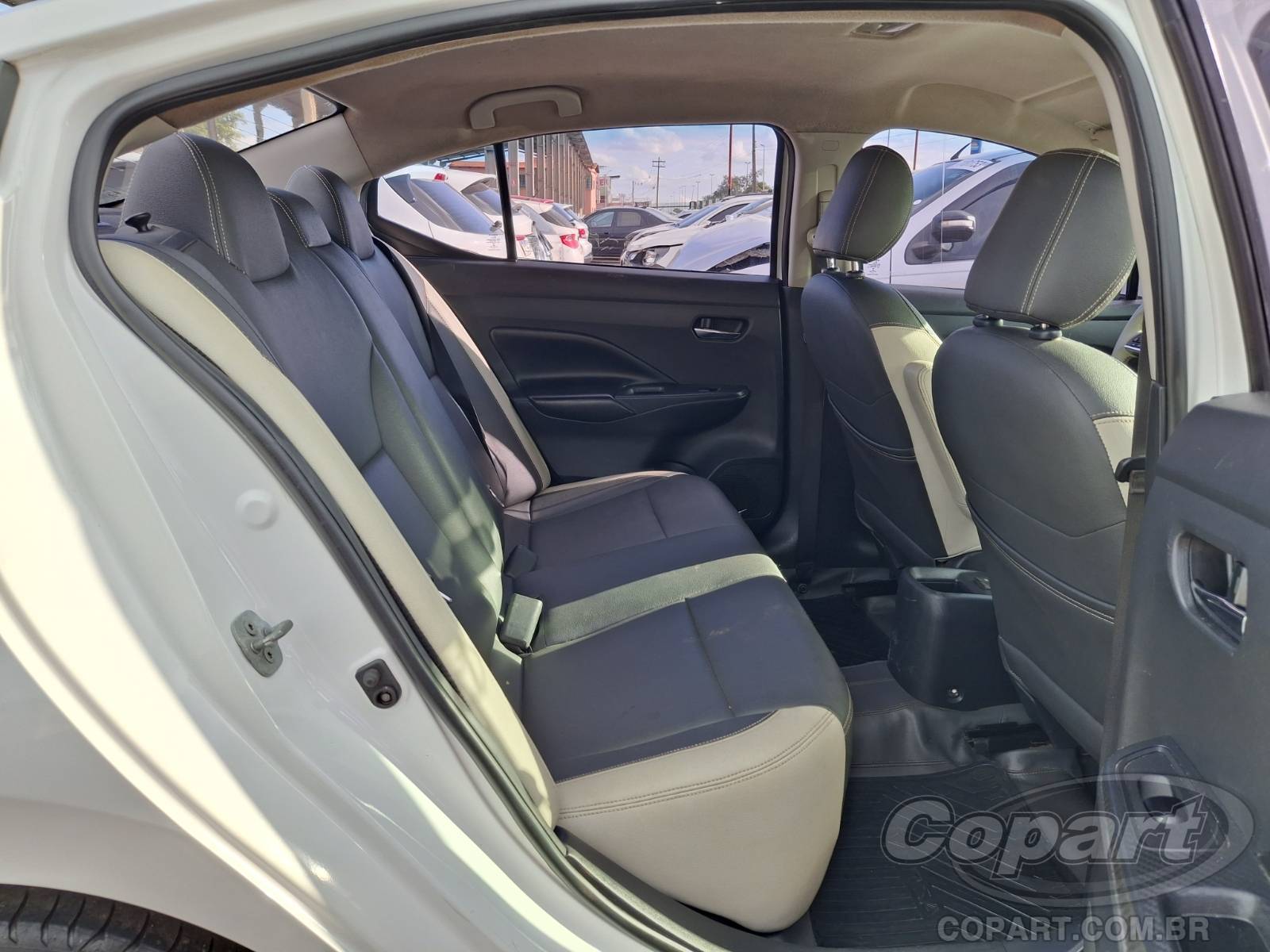 Foto 6 de 10: 2022 NISSAN VERSA