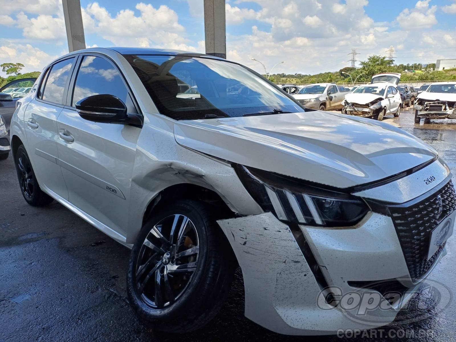 Veículo Peugeot 208 Peugeot 208 Style 1.0 Firefly 2023 Médio Dano Frontal 2023 em leilão