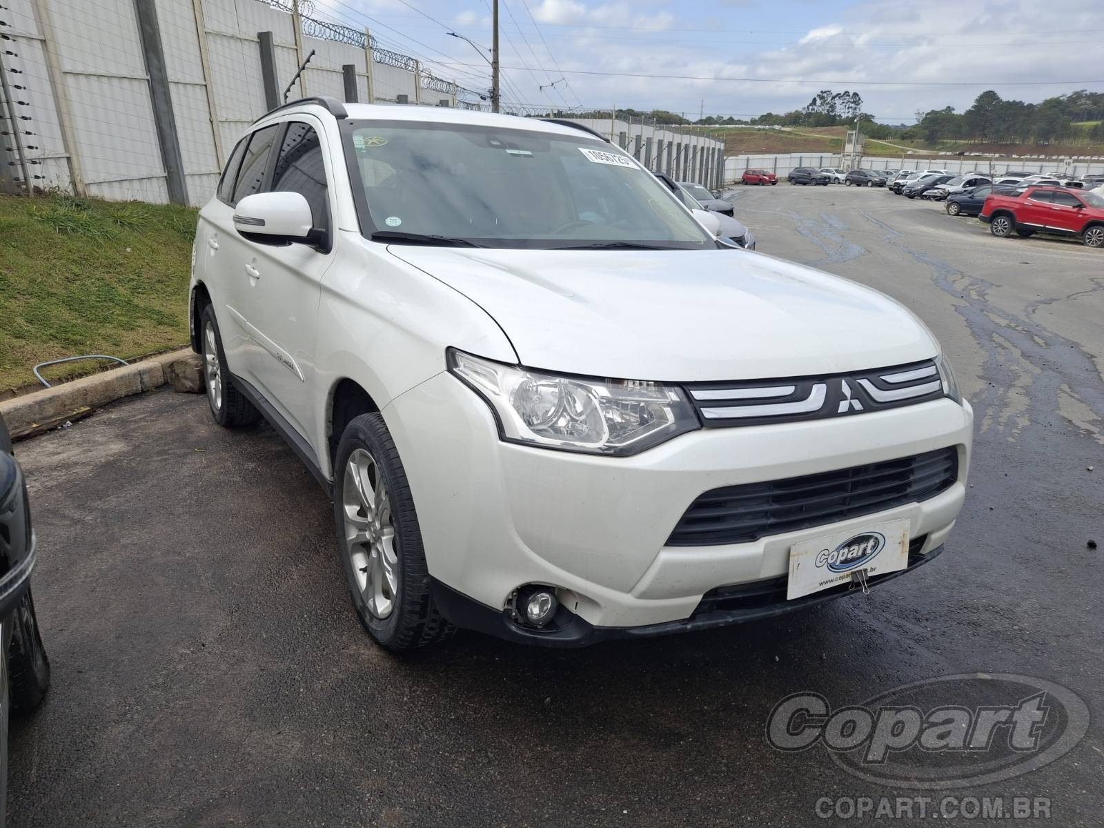 Veículo Mitsubishi Outlander MITSUBISHI OUTLANDER 2015 2015 em leilão